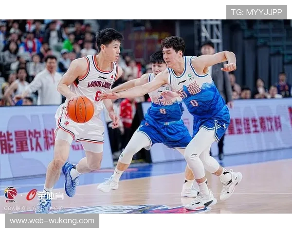 广州龙狮79-76险胜新疆伊力特，威金顿错失绝平三分