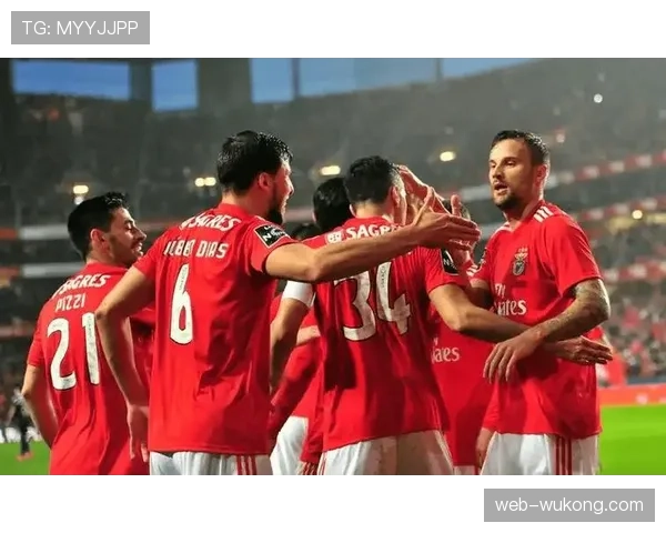 深度复盘：欧冠1-8决赛次回合，阿森纳的“左路强侧”战术是如何被波尔图的密集右路防守完全锁死的？