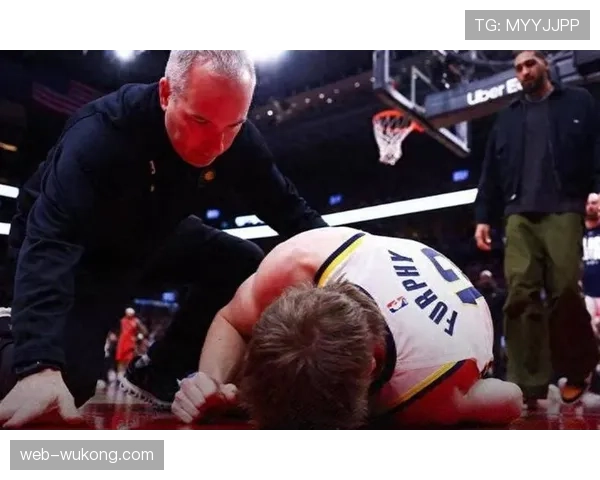 官方：法兰克福前锋马尔穆什因脚踝韧带撕裂，赛季报销